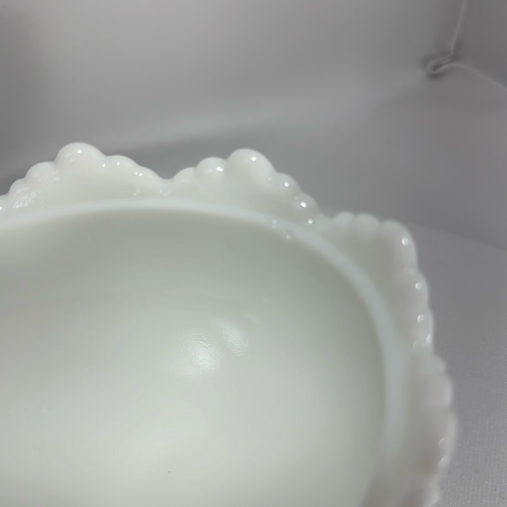 Vintage Fenton Hobnail - Milk glass Dish with Lid - Picture 8 of 17